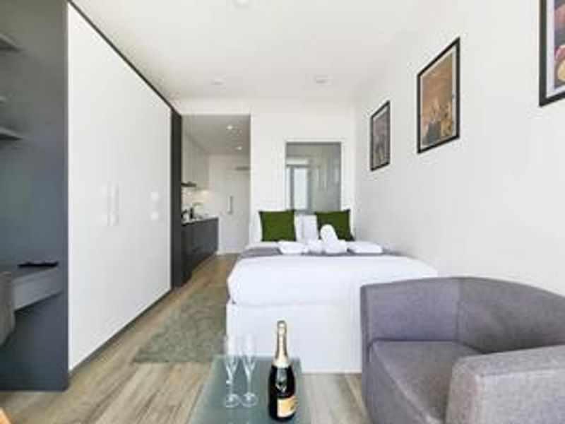 Studio Apartment with Iconic Mountain Views – For Sale | 1 on Albert, Woodstock, Cape Town - Photo 5