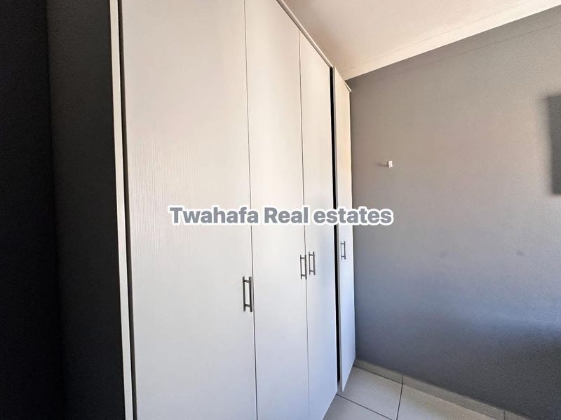 Spaciouse Townhouse - Photo 7