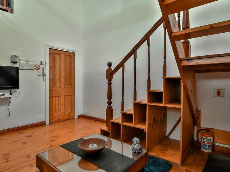 Chic Loft Apartment in the Heart of Woodstock - Photo 3