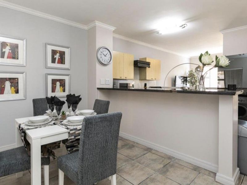 A BEAUTIFULLY FURNISHED TWO BEDROOM APARTMENT - Photo 5