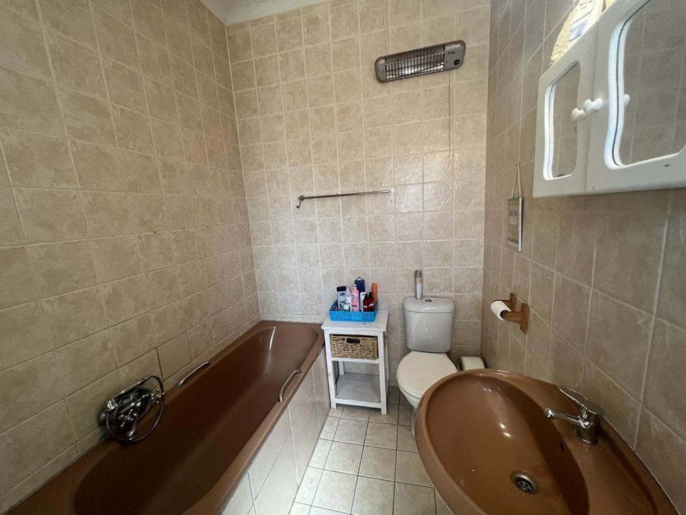 Bathroom 3
