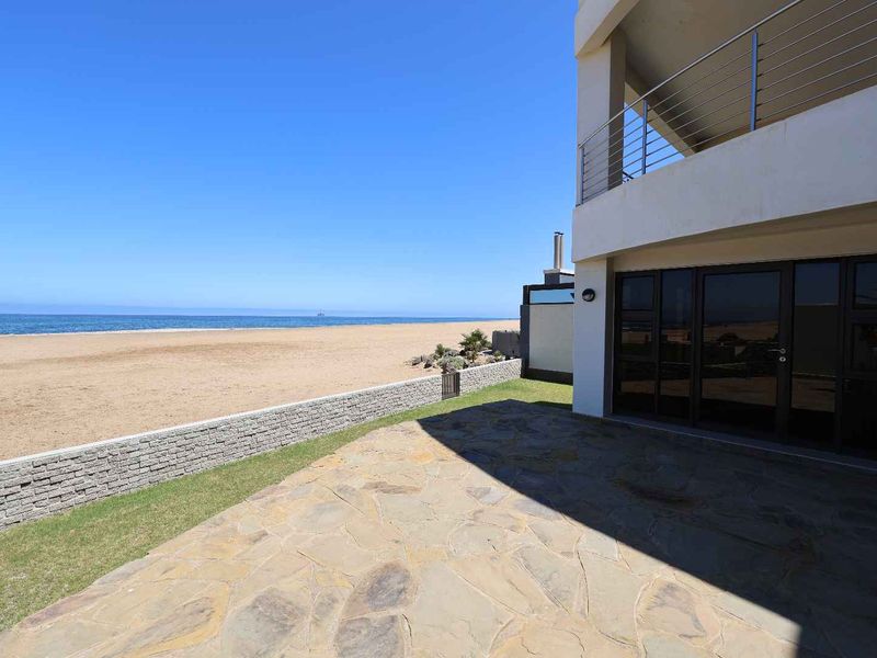 BEACHFRONT HOUSE - Photo 5