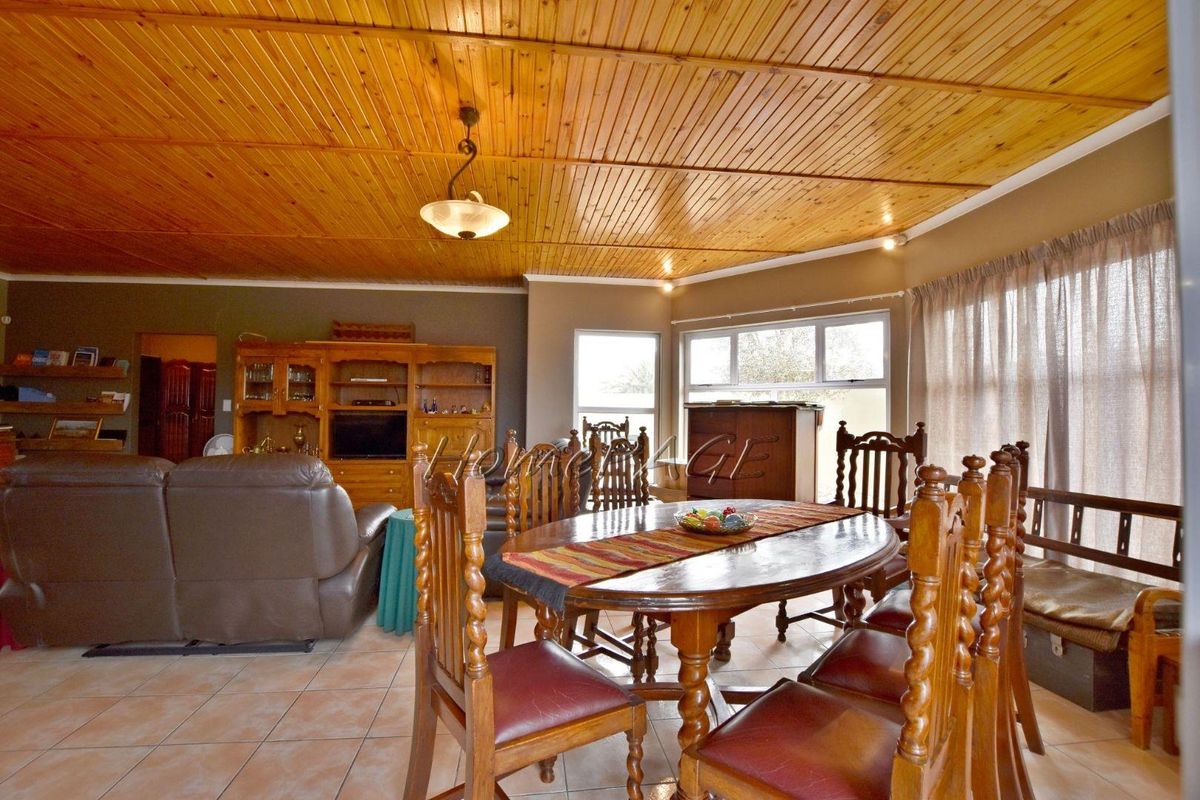 Ext 6, Henties Bay:  Home with Flat Potential is for sale - Photo 3