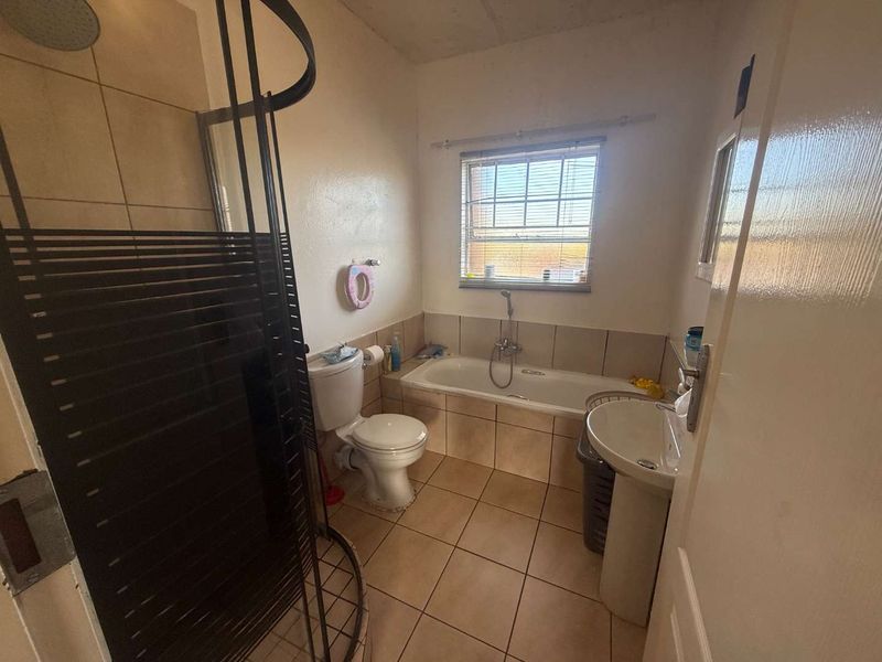 Spacious Ground Floor Corner Unit in Ravenswood, Boksburg - Photo 8