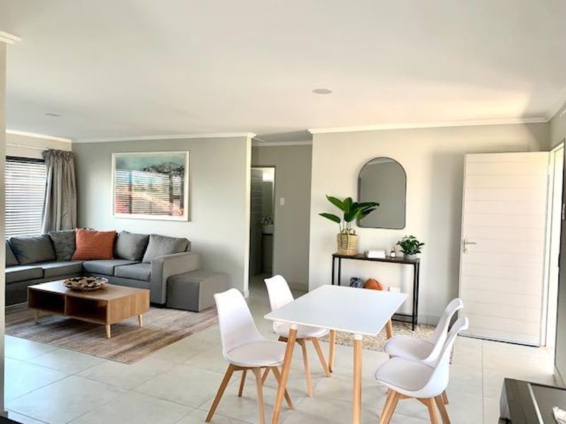 Newly Built Contemporary Townhouses in Pellissier - Photo 4