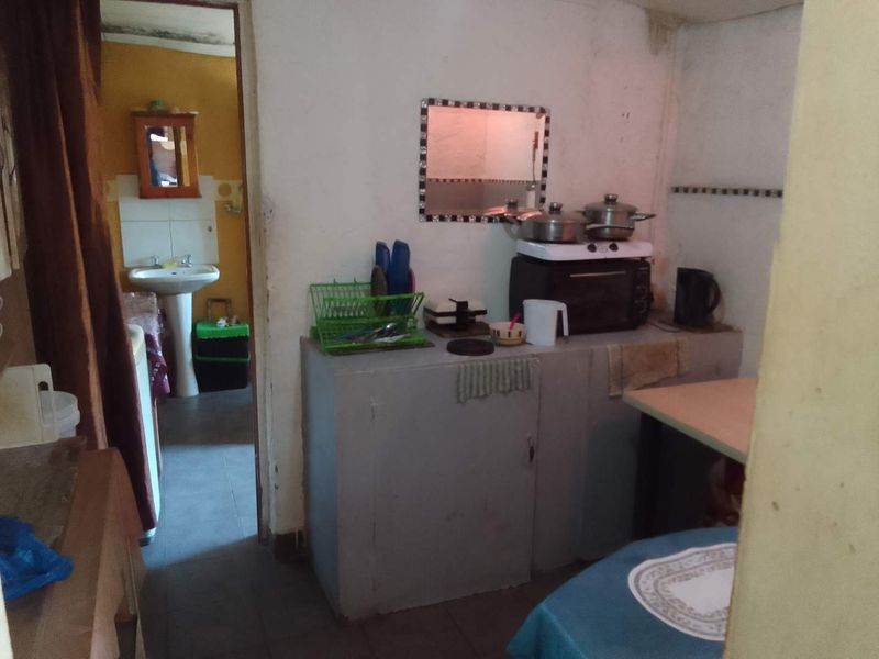 Fixer upper in the lucrative Balmoral Estate (De Deur - fall under Midvaal Municipality) - Photo 10