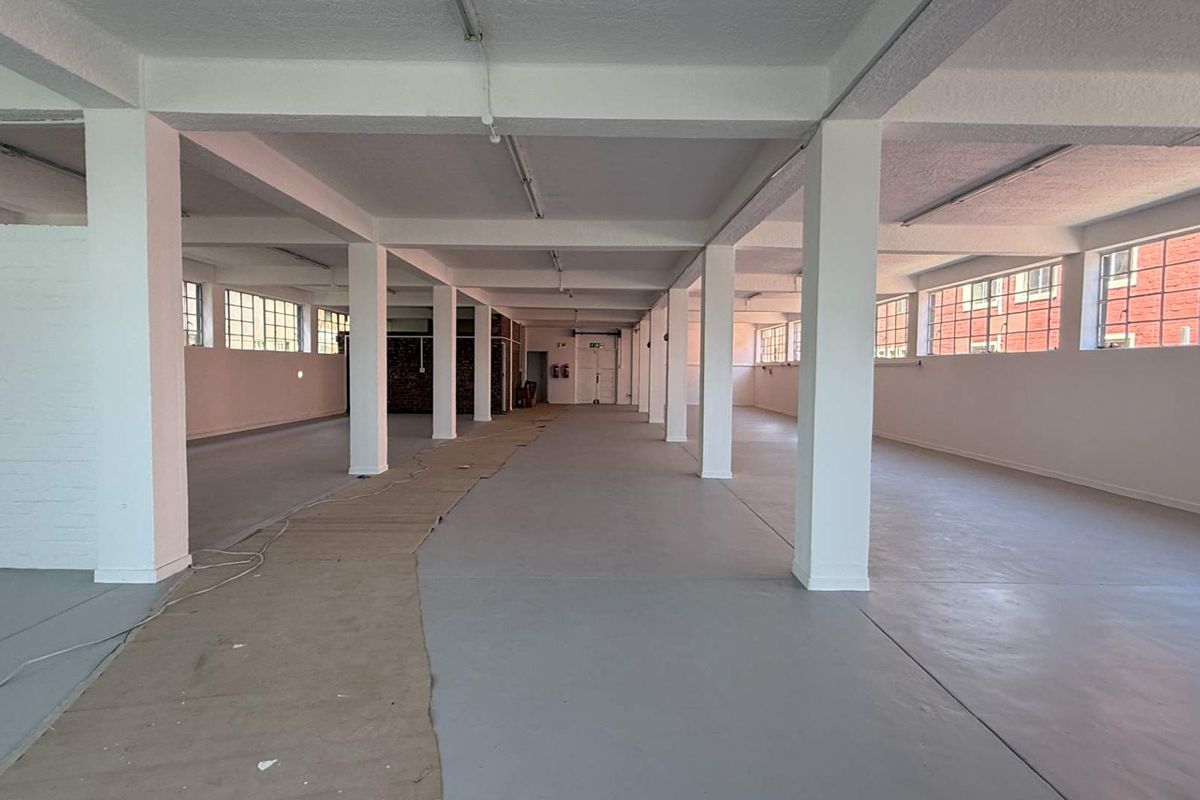 500m2 first floor unit ideal for fitness tenant to let - Photo 5