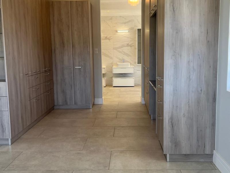 Spectacular Mansion in Prestigious Auasblick | N$15,800,000 - Photo 6