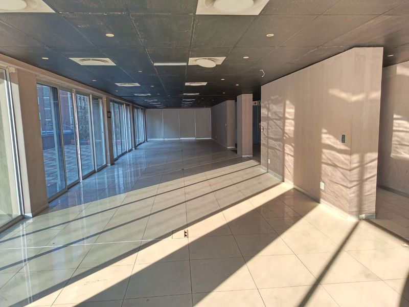 Premium Office Space | 9,193 m2 | Net Rental: R85/m2 | Operational Costs: R12/m2 Secure an exceptional commercial opportunity with this expansive 9,193 m2 - Photo 4