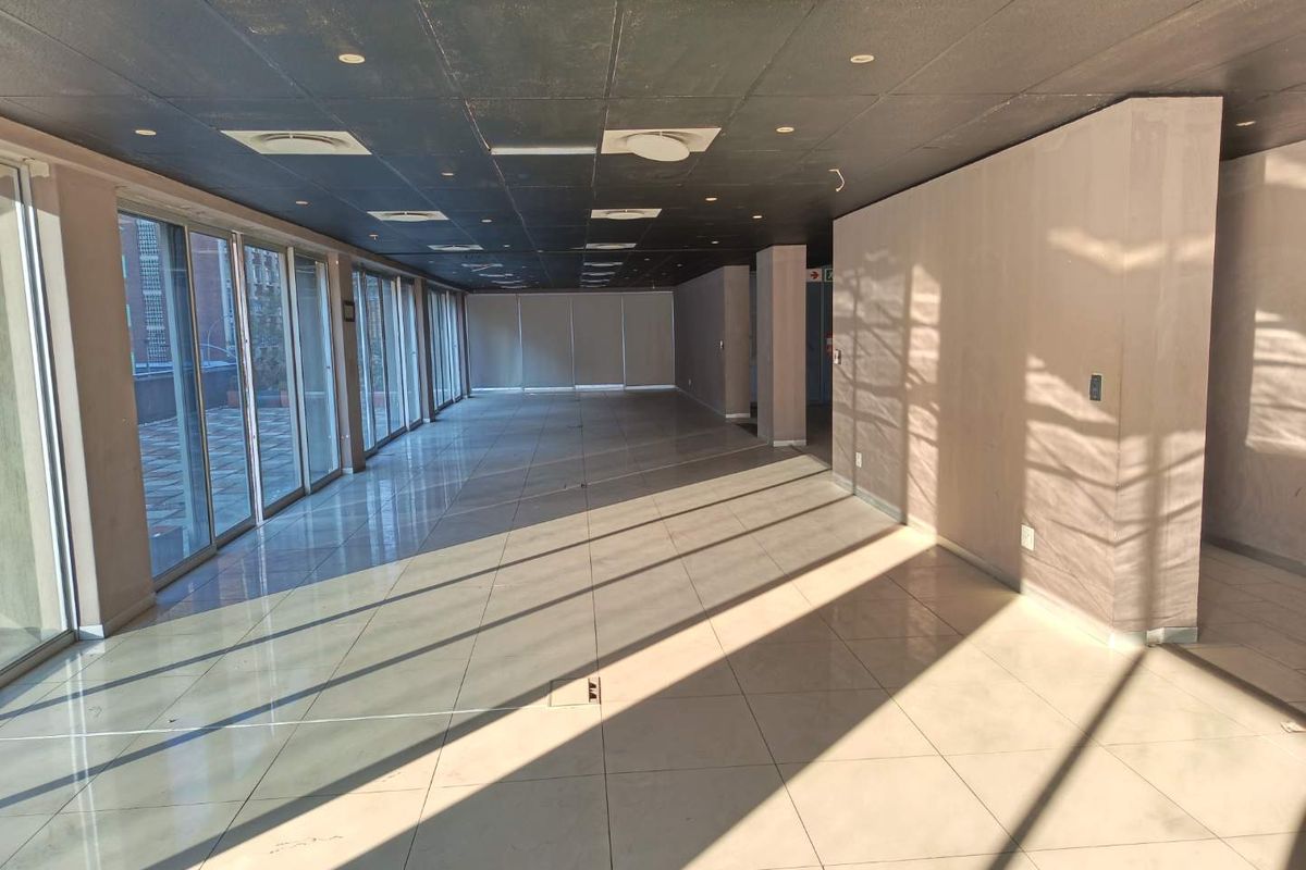 Premium Office Space | 9,193 m2 | Net Rental: R85/m2 | Operational Costs: R12/m2 Secure an exceptional commercial opportunity with this expansive 9,193 m2 - Photo 4