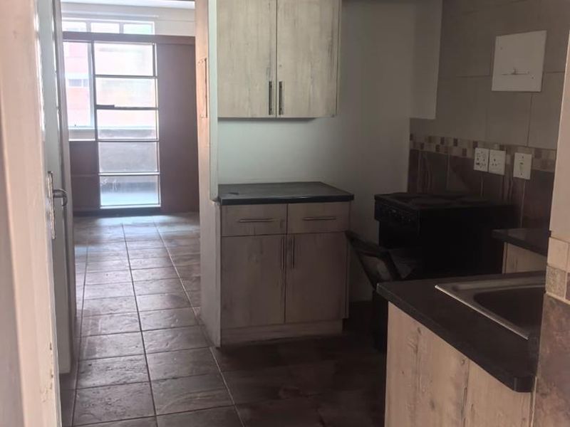 Bachelor for Sale in Sunnyside, Pretoria - Photo 2