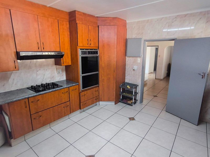 TOP Position! Close to all amenities! - Photo 7