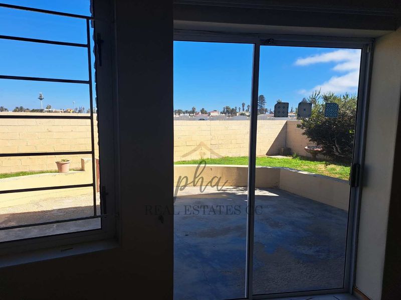 3 Bedroom Family home offering 3 garages for sale in Walvis Bay - Photo 10