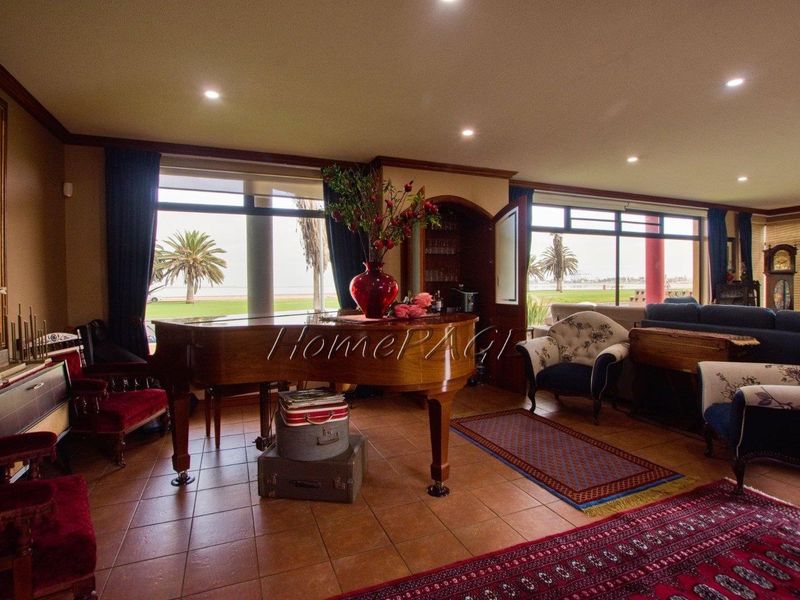 Meersig, Walvis Bay:  Upmarket LAGOON VIEW home on MILLIONAIRE's DRIVE - Photo 7