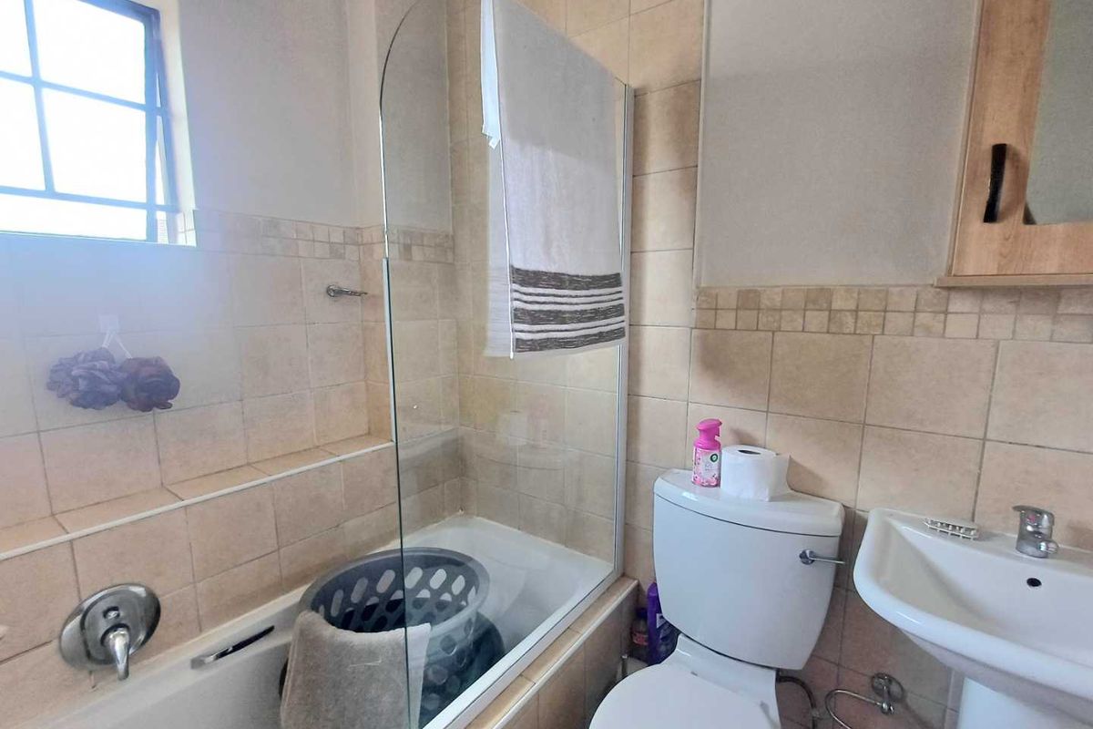 Great opportunity for Investors or First Time Home Buyers - Photo 3