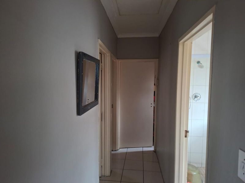 Spacious & Secure 3 Bedroom Family Home in Popular Highbury - Photo 7