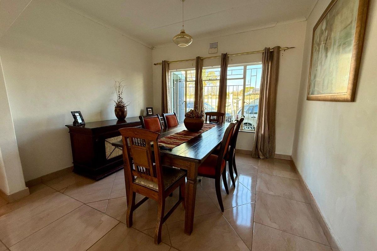 6 Bedroom House for sale in Vryheid - Photo 4