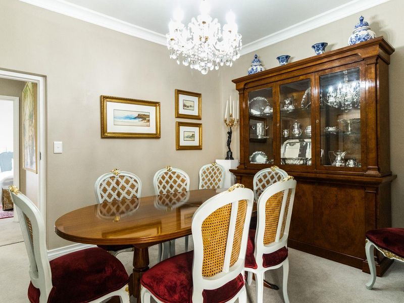 Renovated Sophistication - Photo 10