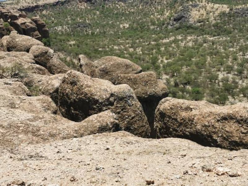 Mountain range farm with the Ugab river’a canyons covering half of the farm - Photo 3