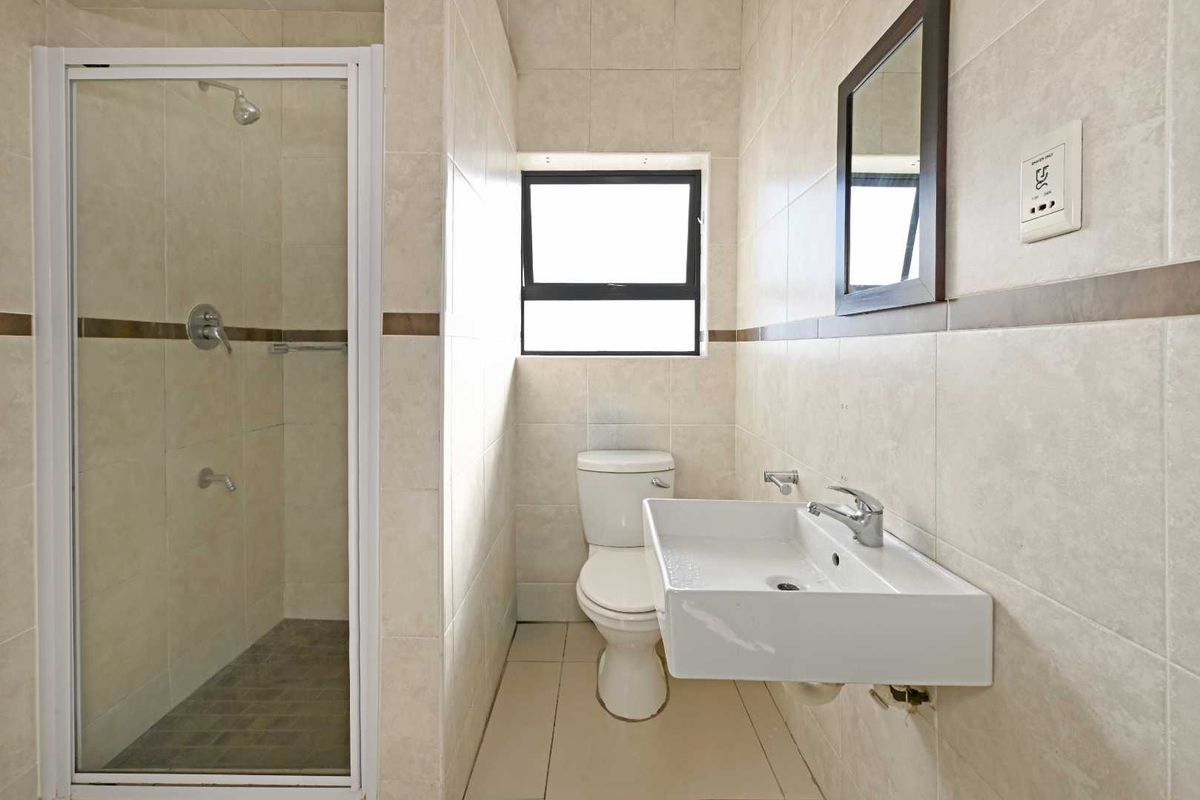 Where Comfort Meets Unforgettable Views - Photo 4