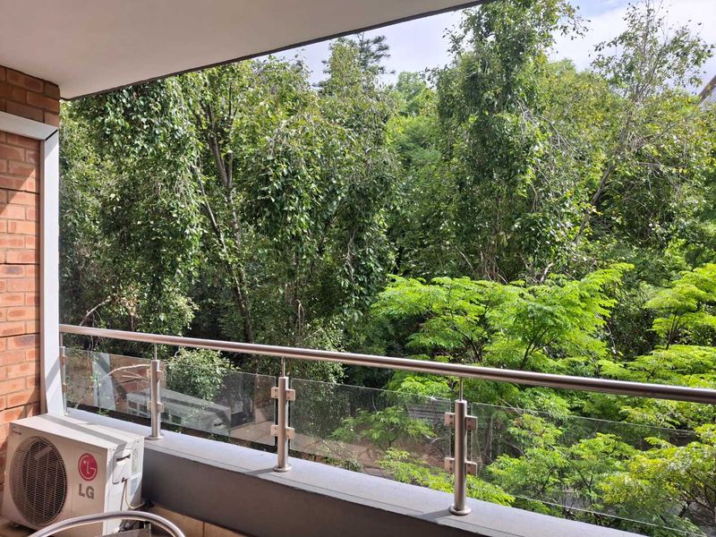 A BEAUTIFULLY FURNISHED TWO BEDROOM APARTMENT - Photo 2