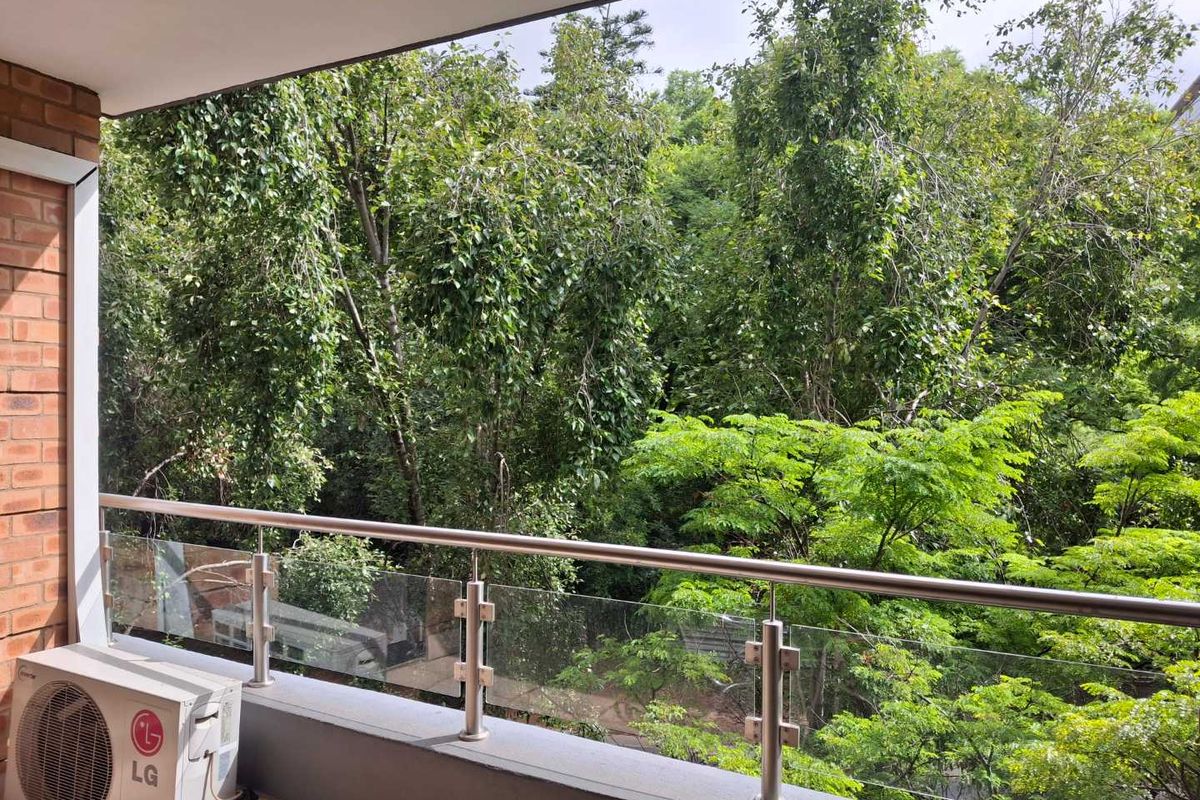 A BEAUTIFULLY FURNISHED TWO BEDROOM APARTMENT - Photo 2