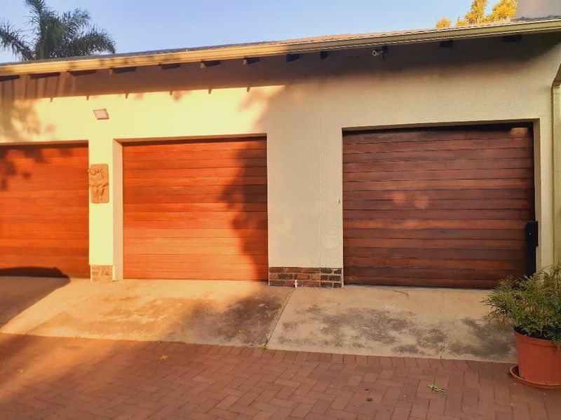 WELL KEPT PROPERTY IN THE HEART OF SUNWARDPARK!!! - Photo 7