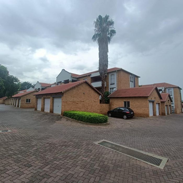 Property #2208325, Apartment Pending Sale in Die Hoewes