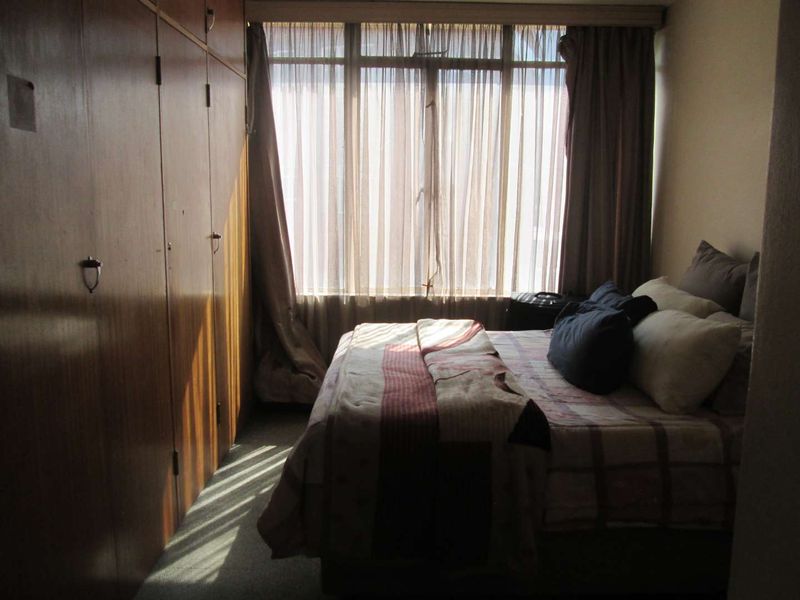 VERY BEAUTIFUL [1] ONE BEDROOM APARTMENT FOR SALE IN SUNNYSIDE [ PRETORIA ] - Photo 8