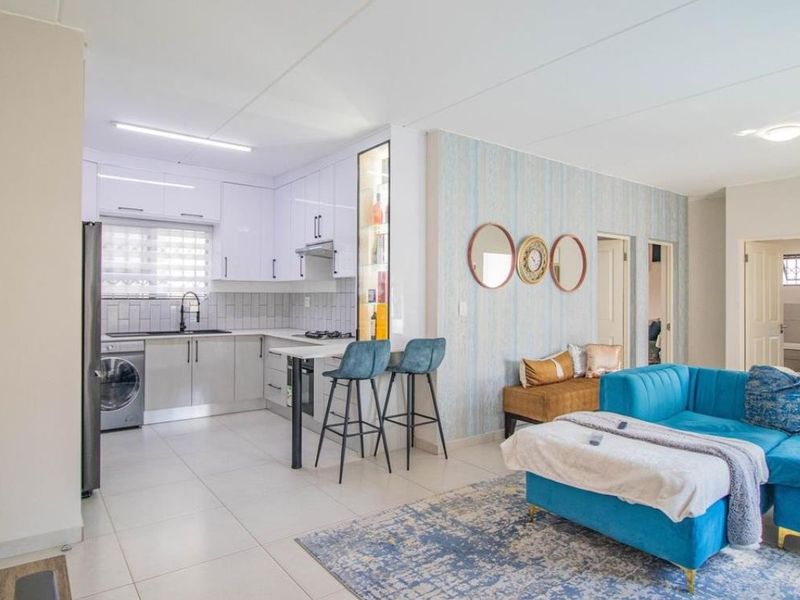 Townhouse For Sale in Brentwood Park AH, Kempton Park - Photo 3