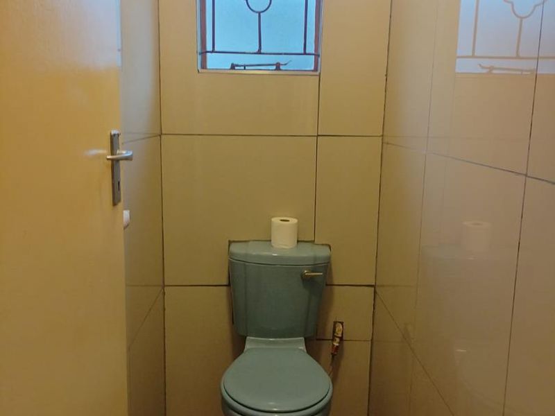 2 Bedroom House in BufferZone - Photo 7