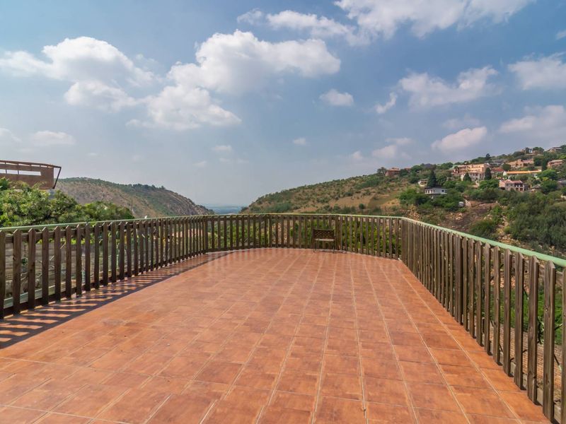 Family Home For Sale - Photo 9