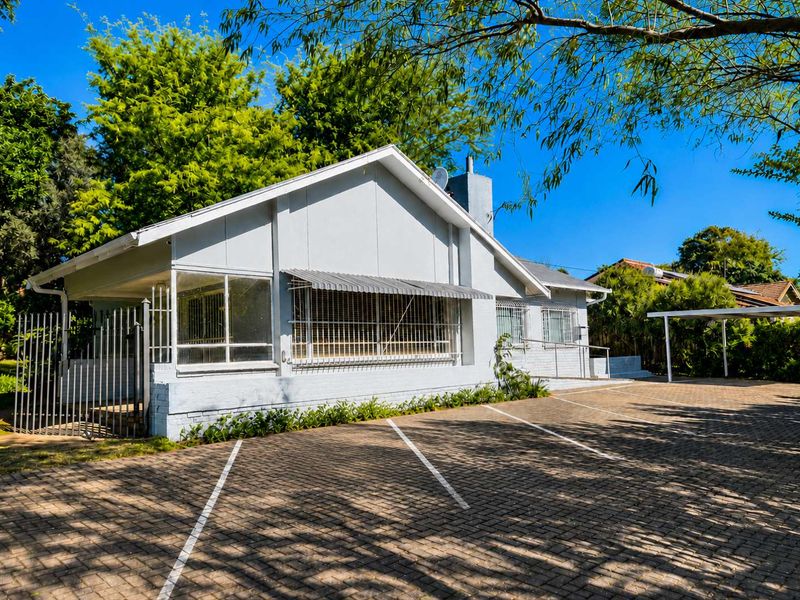 Family Home with a Spacious Yard - Photo 2