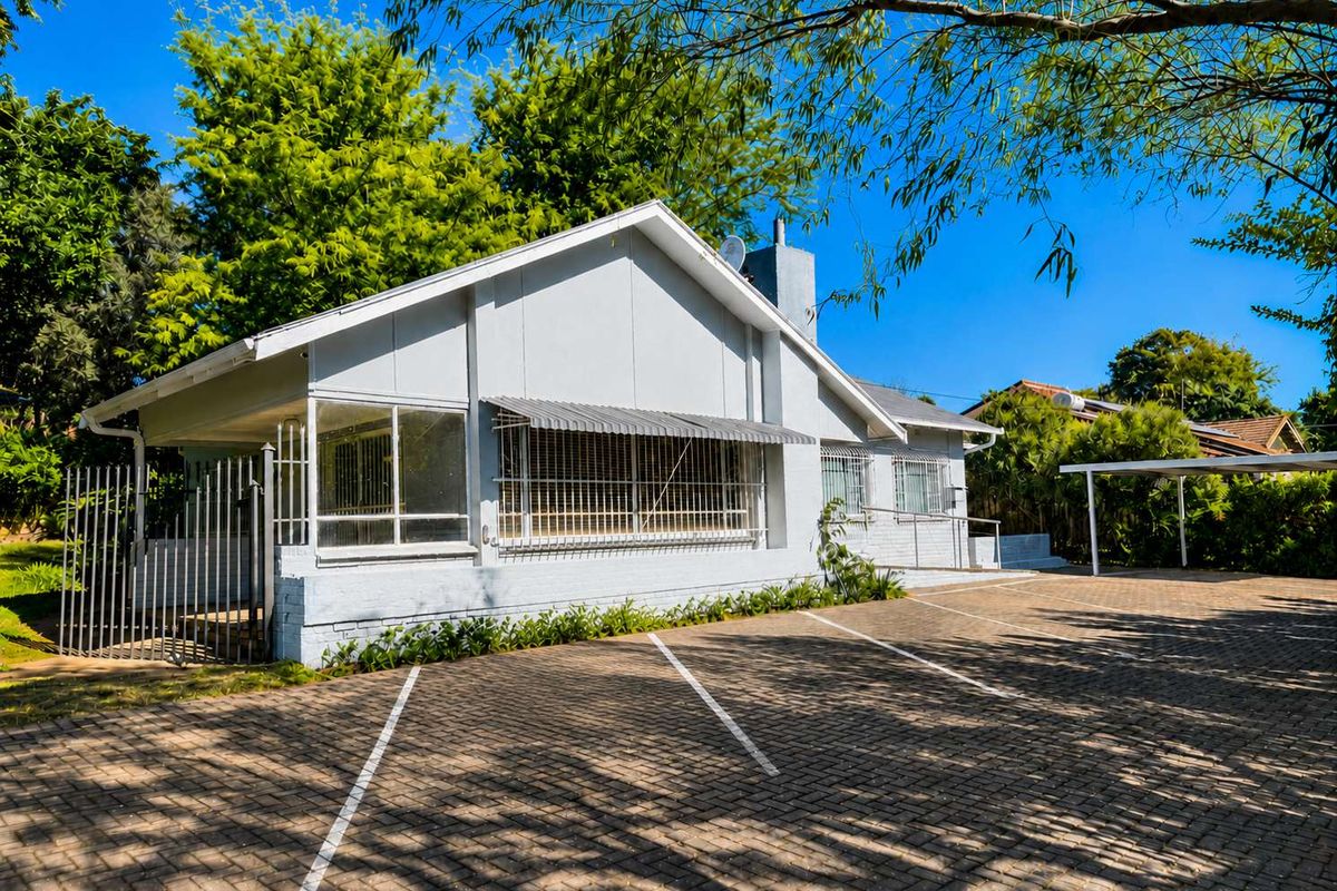 Family Home with a Spacious Yard - Photo 2