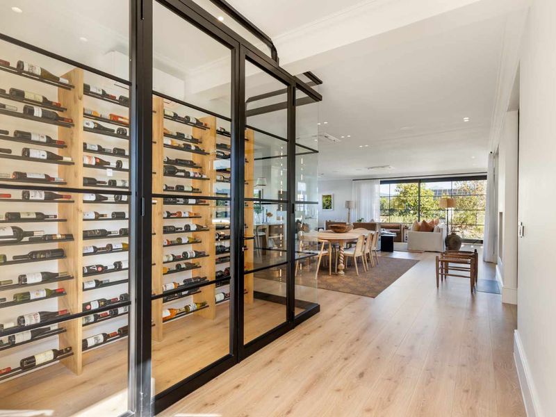 Distinguished Eight-Bedroom Villa-Inspired Home with Meticulous Details on Val de Vie Estate - Photo 7