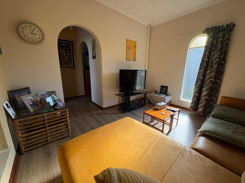 Exclusive Corner Unit with Private Garden and Double Garage - Photo 6