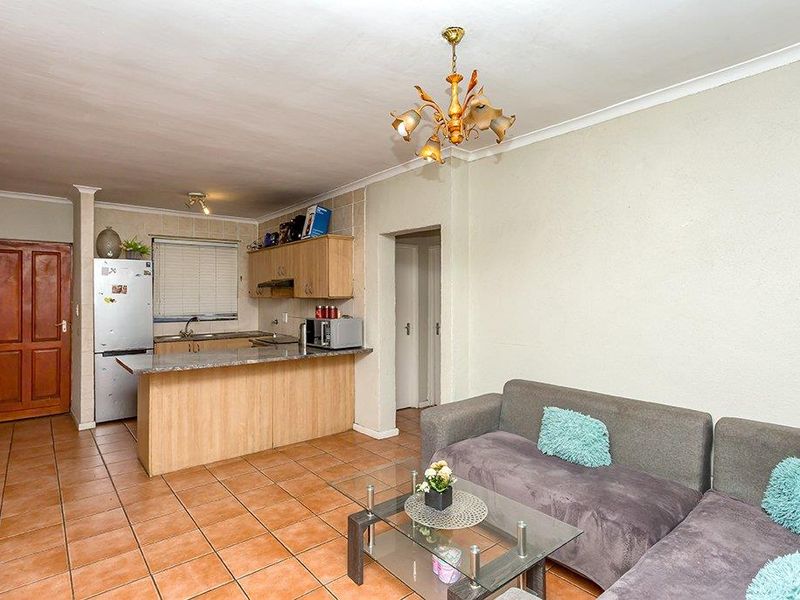 Two Bedroom Groundfloor Apartment With Garage - Photo 5