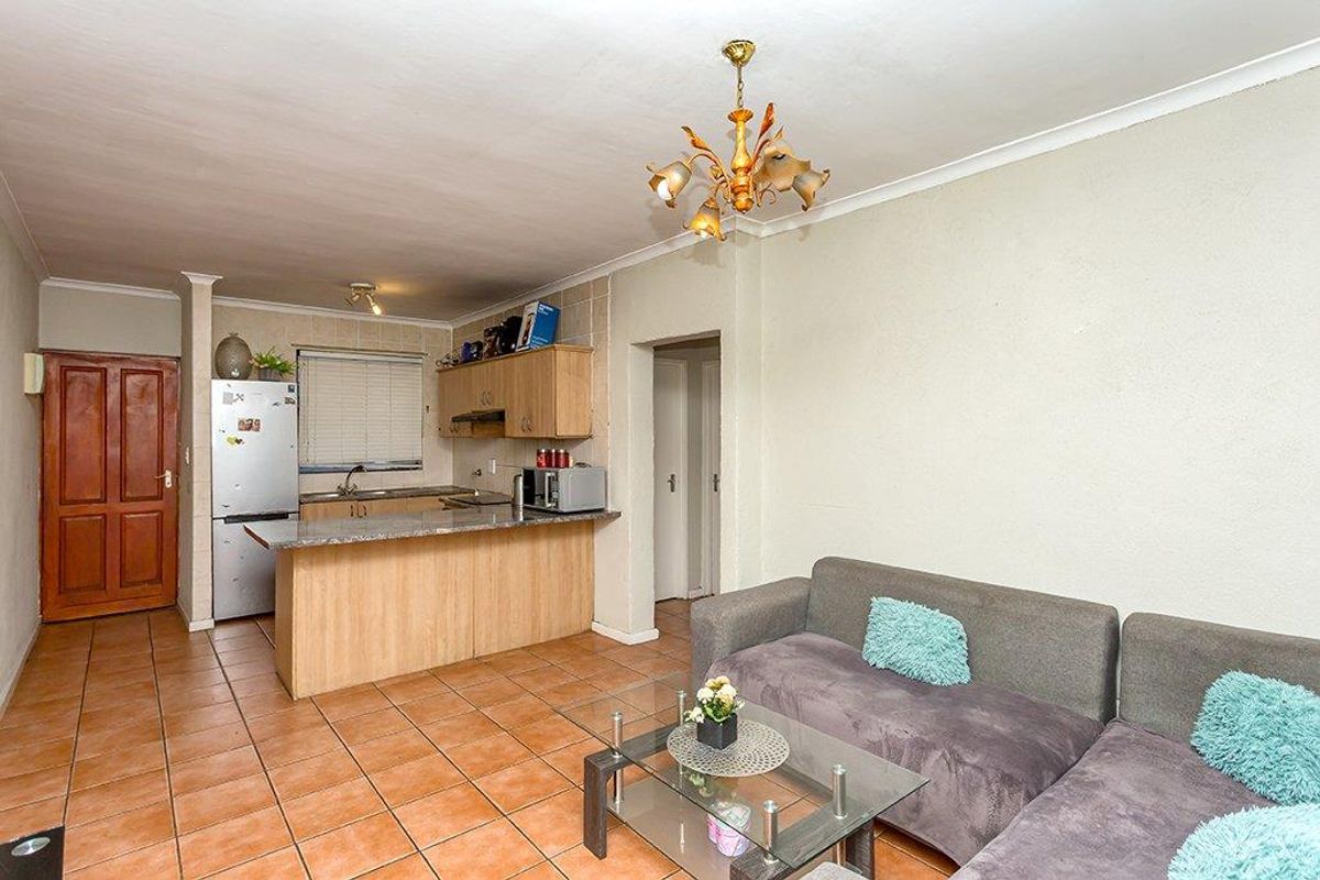 Two Bedroom Groundfloor Apartment With Garage - Photo 5