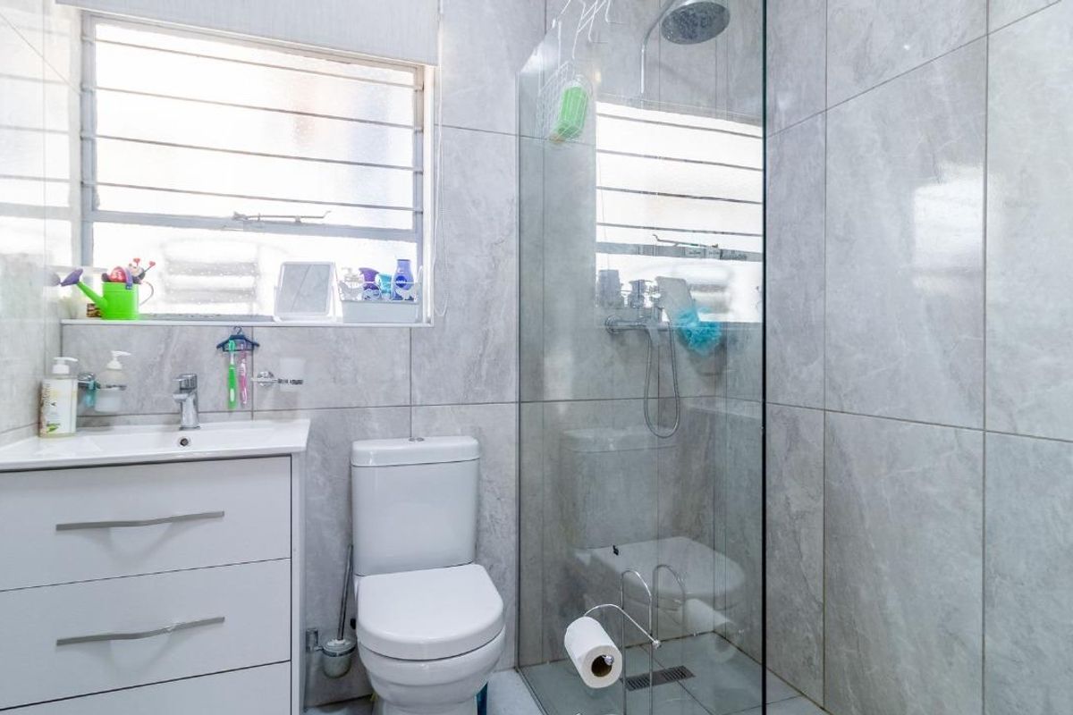 Spacious Family Living Awaits in Sought-After Suburb - Photo 2