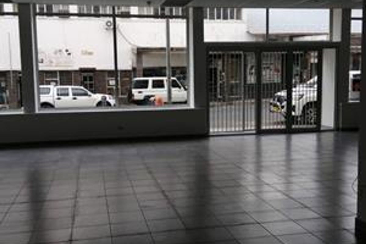 Retail space street level - Photo 3