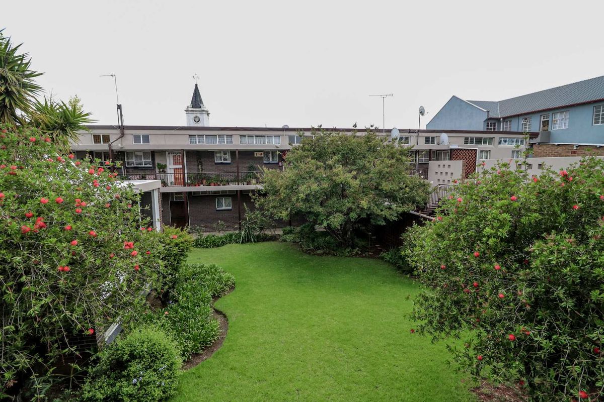 Spacious First Floor  3-Bed Apartment in Benoni CBD - Photo 4