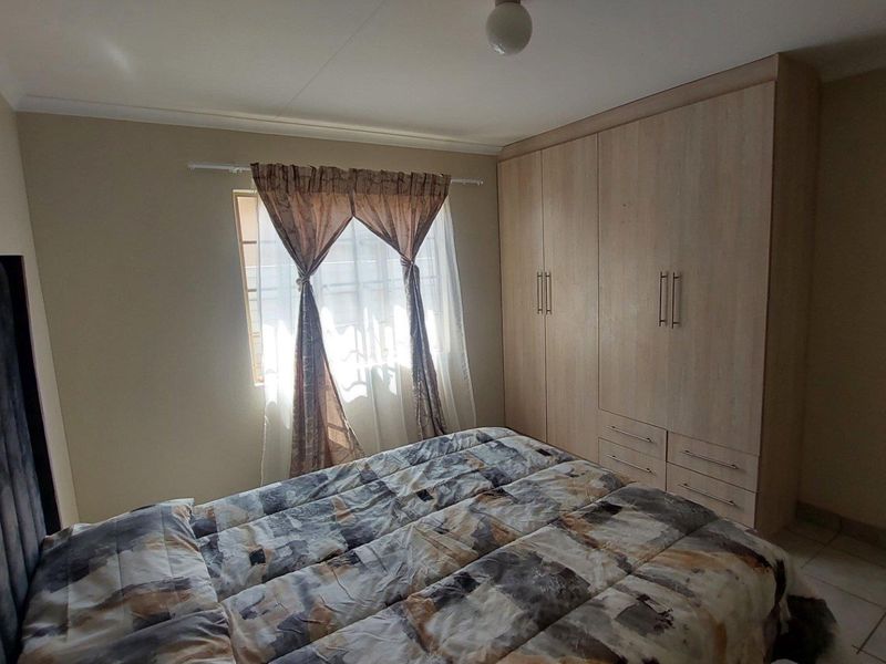 Sky City Living: 3-Bedroom Home with Modern Touches! - Photo 10