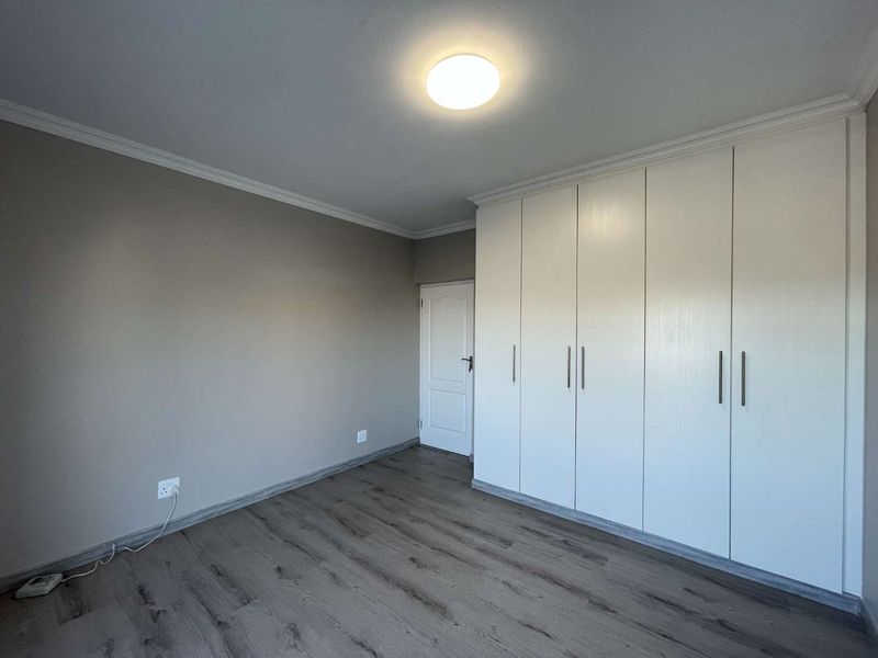 Spacious Family Home with Panoramic Views & Mancave in Monte Christo Eco Estate - Photo 6