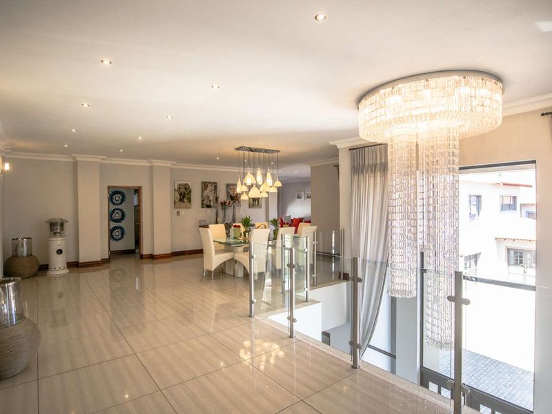 Live Lavishly at Birdwood Estate - Photo 3