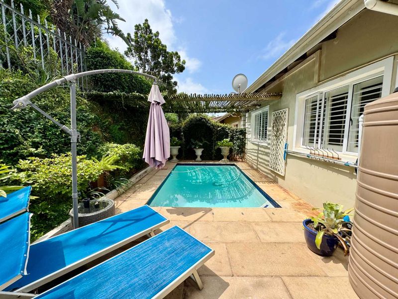 Hendra Estates - Secure, Pet Friendly Townhouse With Private Pool for Sale in Durban North! - Photo 2