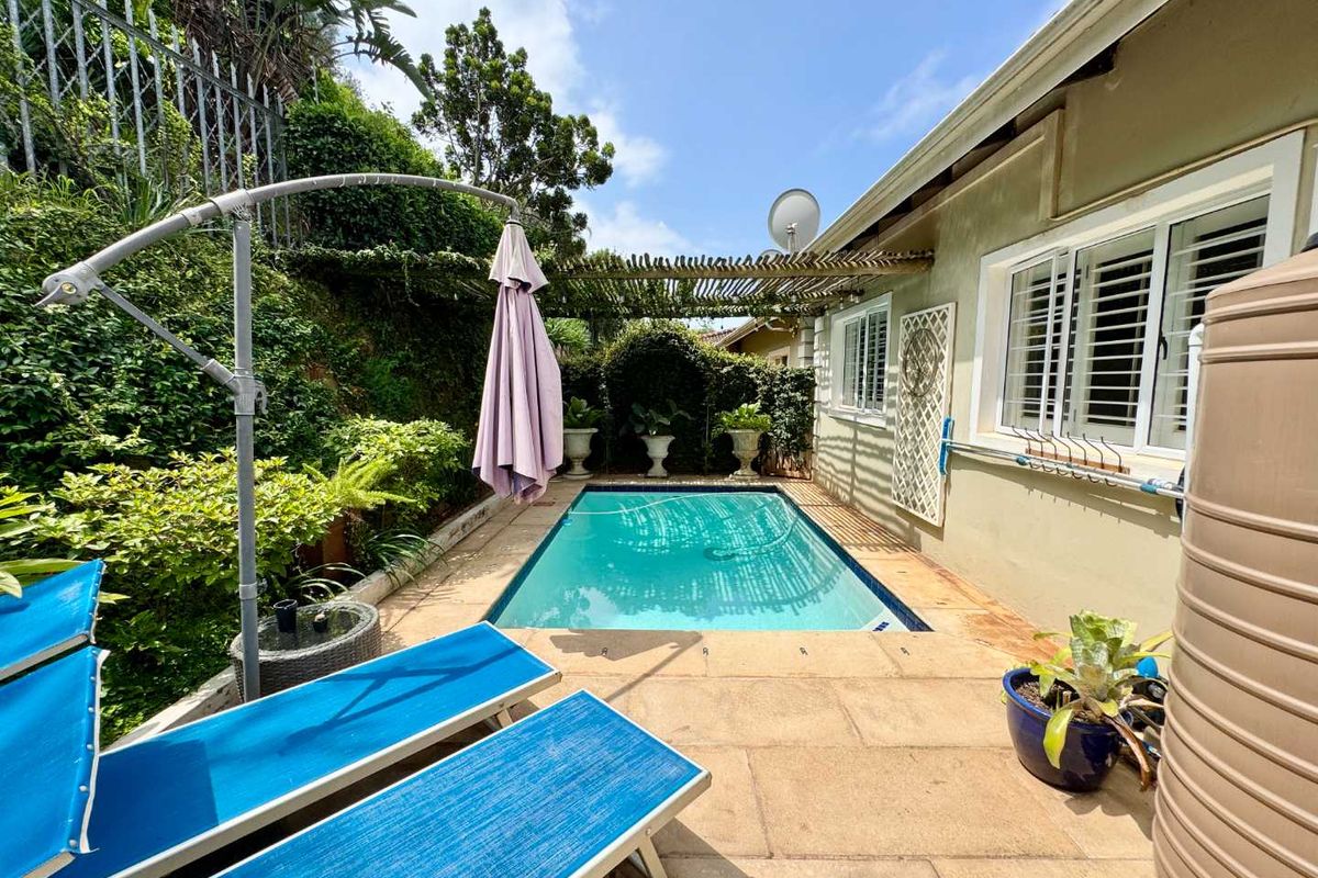 Hendra Estates - Secure, Pet Friendly Townhouse With Private Pool for Sale in Durban North! - Photo 2