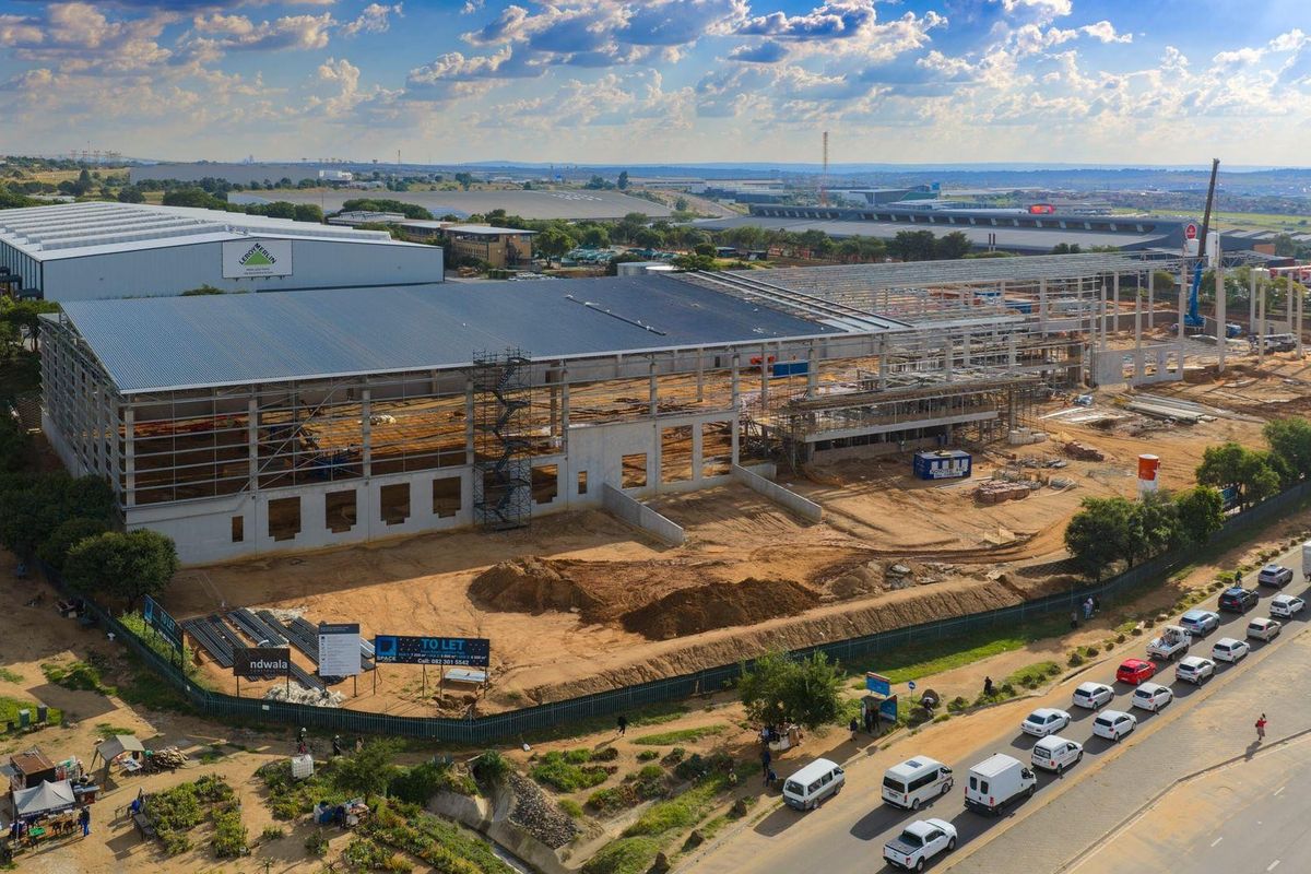 12 983m2 Louwlardia Warehouse To Let - Photo 2