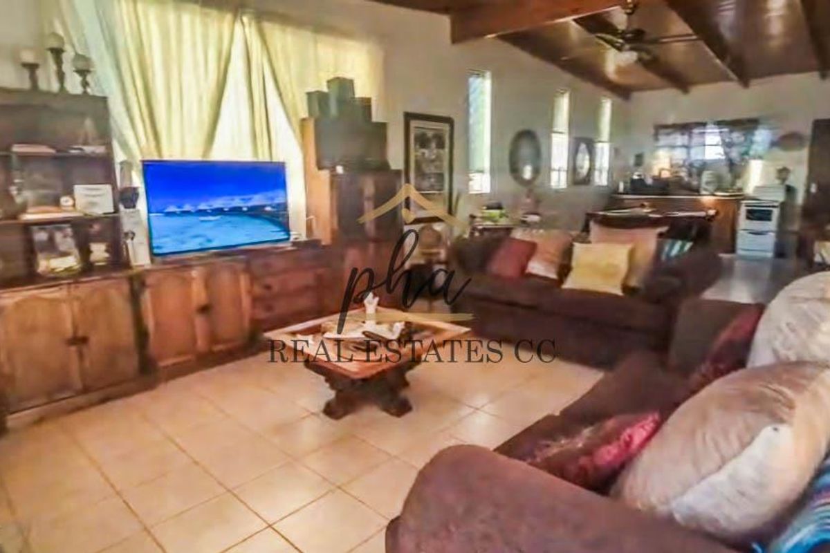 Coastal Home - Photo 3