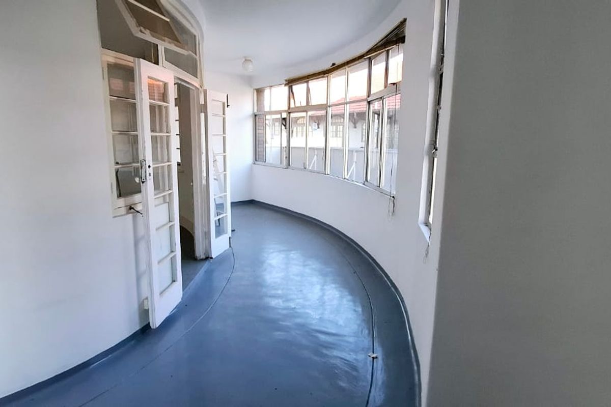 **Mini College / Learning Institution / Medium to Large Office Space Available in Centralized Location** - Photo 2