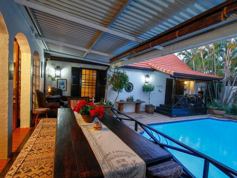 EXCLUSIVE 9 BEDROOM FULLY FURNISHED GUEST HOUSE OR LARGE FAMILY HOME IN PRIME UMHLANGA - Photo 9